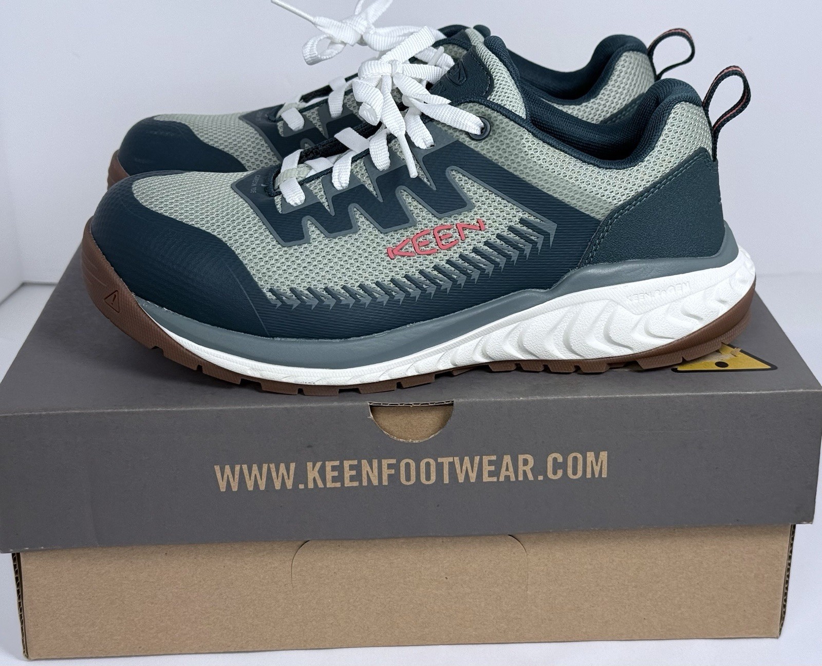 KEEN Arvada PPE EH Carbon Toe – Slip Oil Resist Utility Work Shoe 9M 1027659 NEW