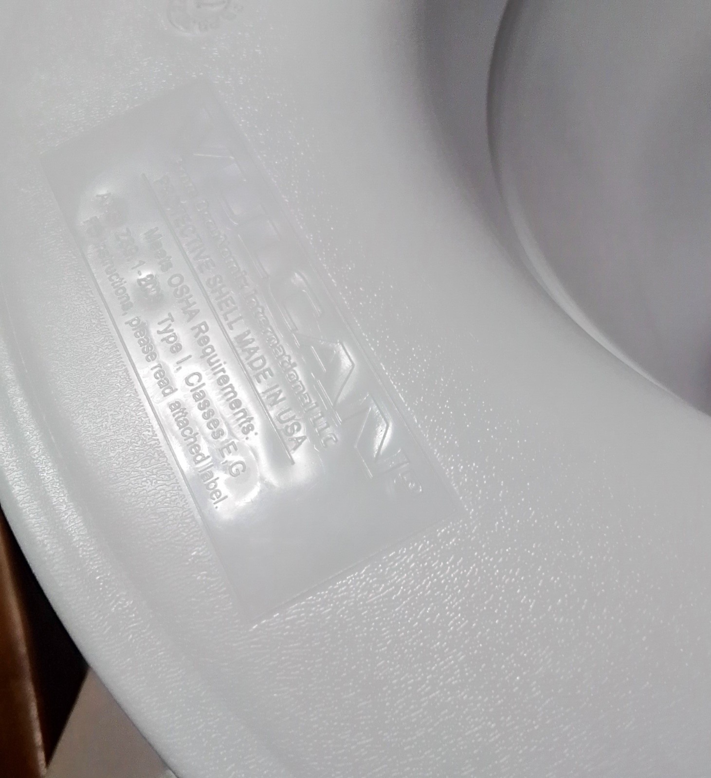 Vulcan White Cowboy Hard Hat. ANSI Z89. 1-2009 Type I Class E&G