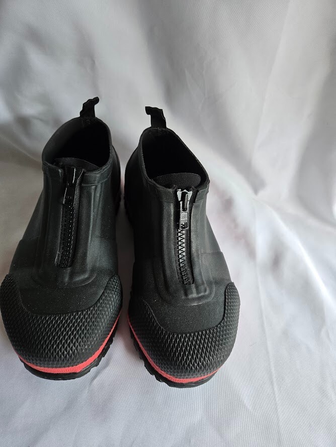 Bogs Overshoe Zip Composite Toe Shoes, Black, Women’s 5 EU 35