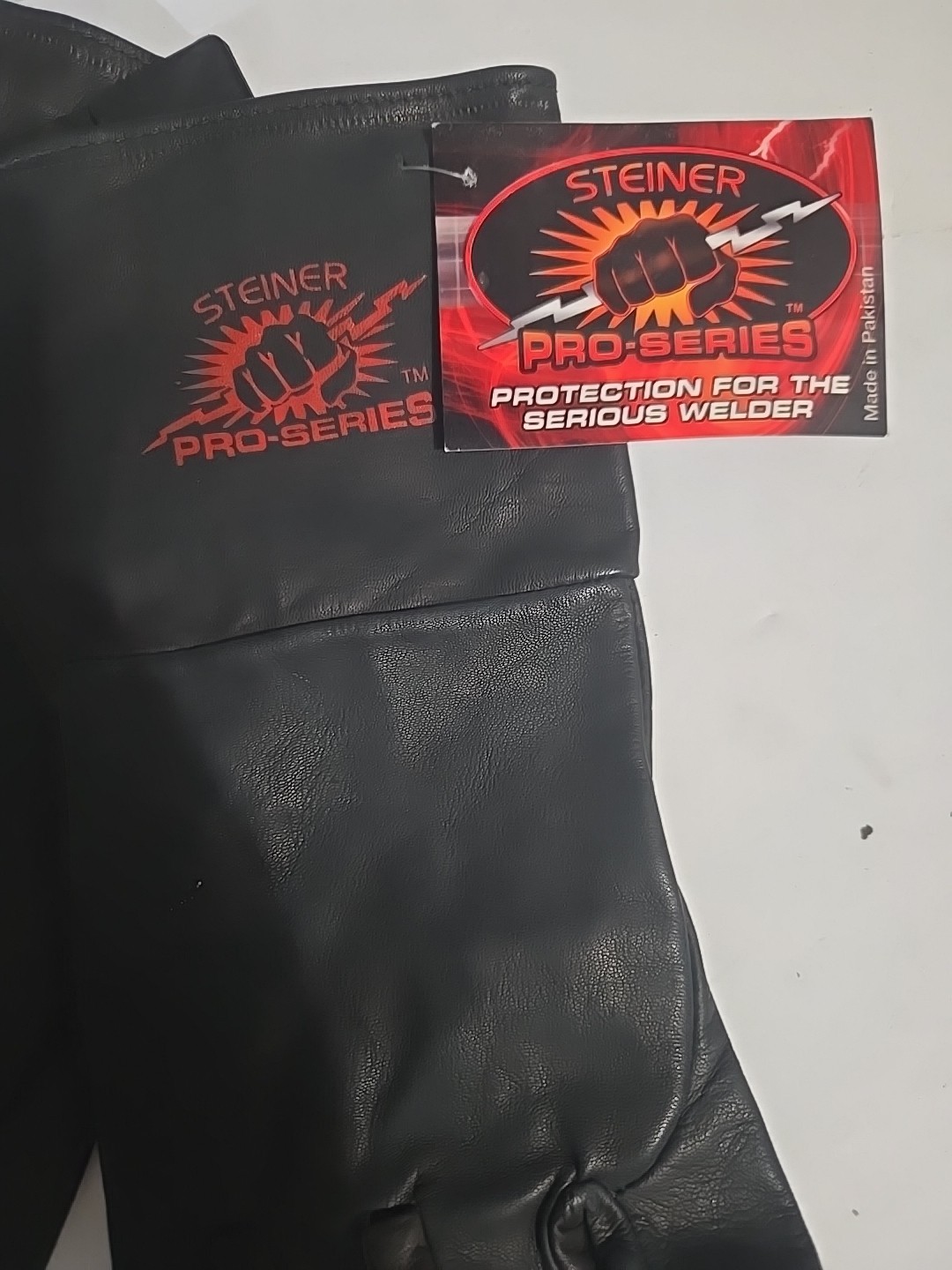 Steiner 0266-M Pro-Series(Tm) Welding Gloves, Gauntlet Cuff, Straight Thumb, Med