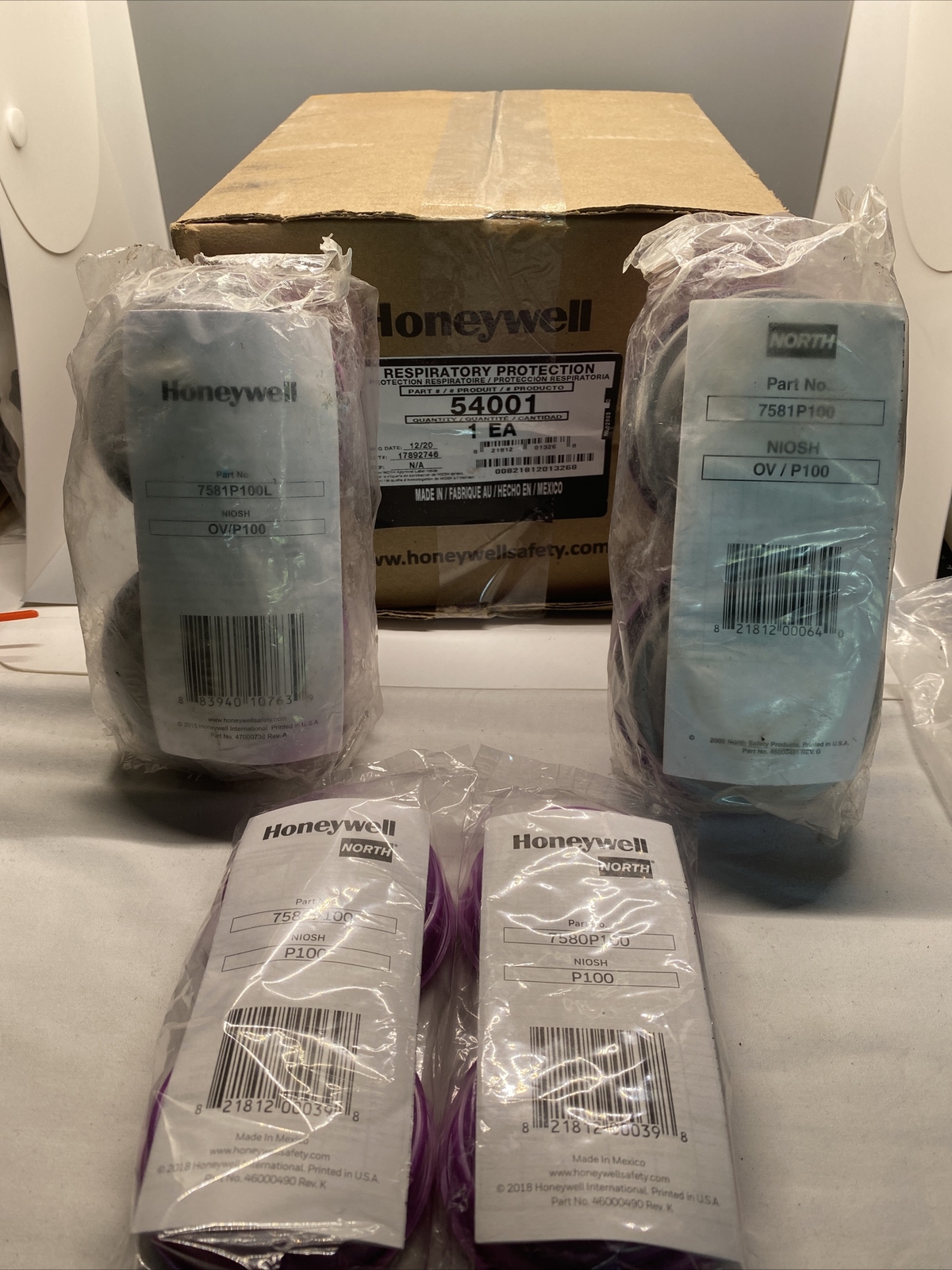 Honeywell 54001 North 5400 Series Full Face Respirator, Medium/Large W/Filters