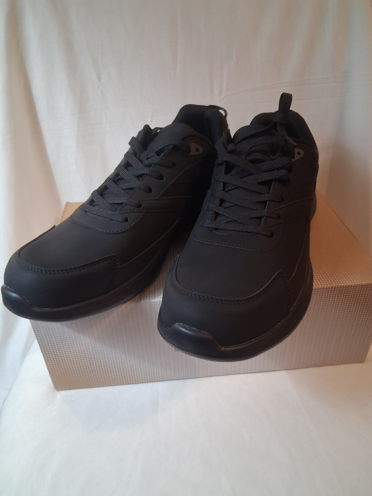 SPIEZ Mens non-slip work shoes, waterproof and oil-resistant. NIB SZ 12