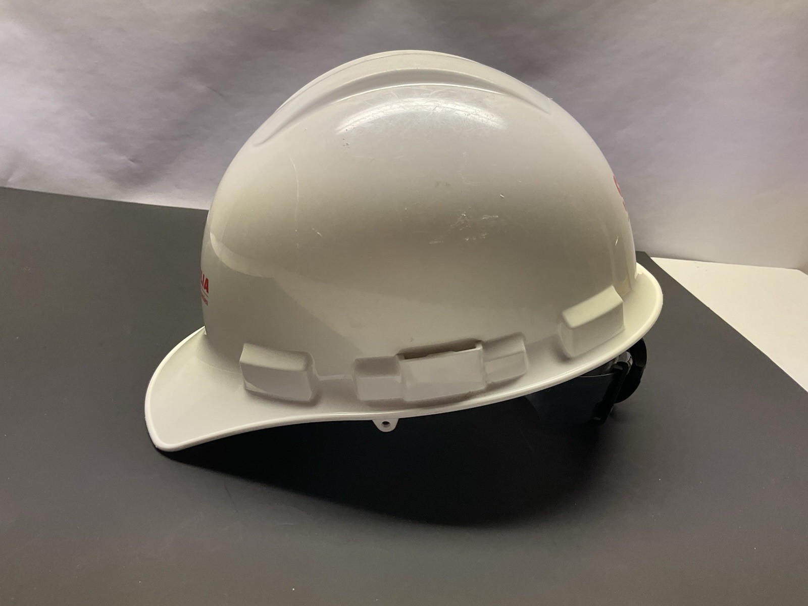 WHITE HARD HAT, ANSI Z89.1, 2014, Type I, Class E & G