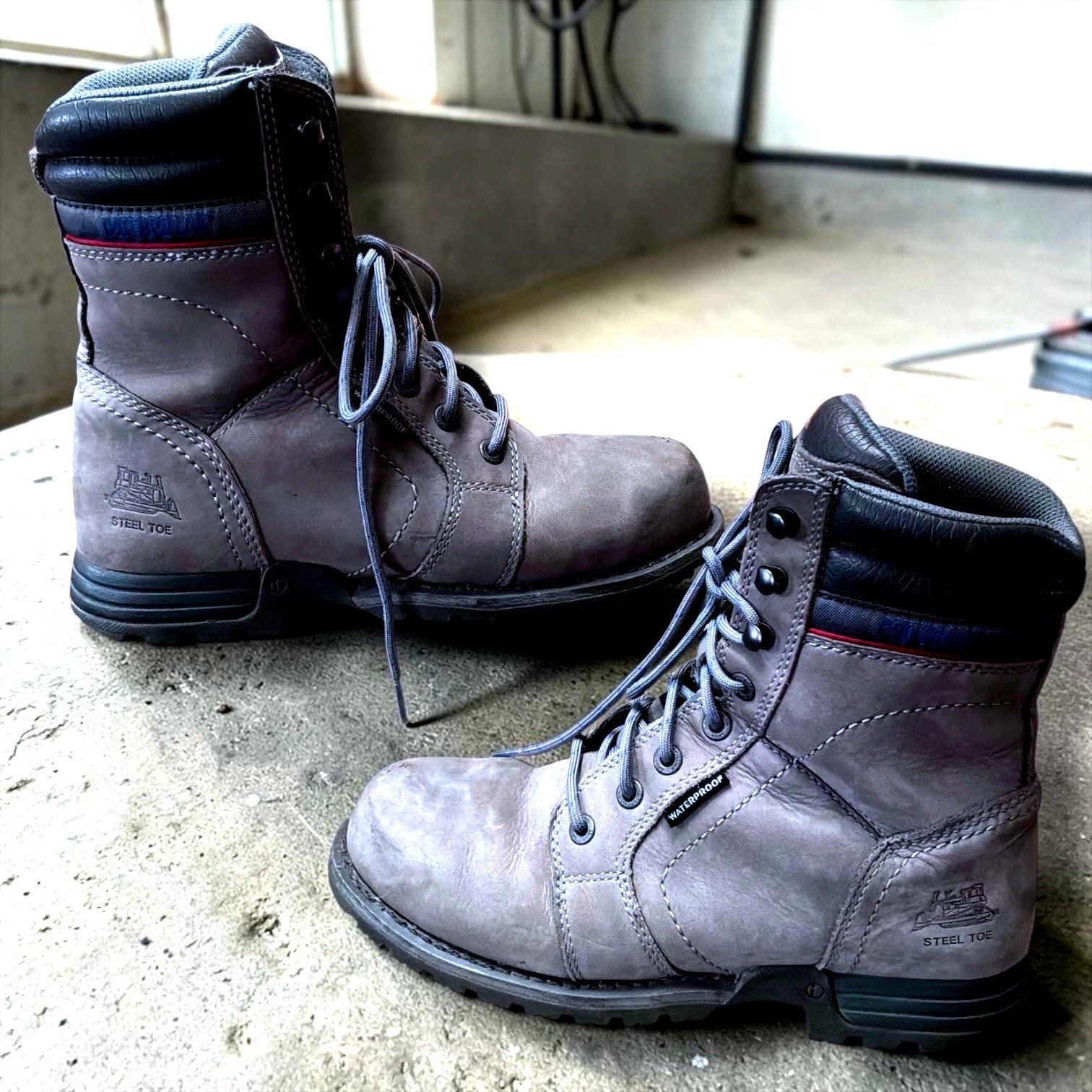 Womens Sz 8 CATERPILLAR “Paisley” Dolphin Grey Leather Steel Toe Work Boots EUC