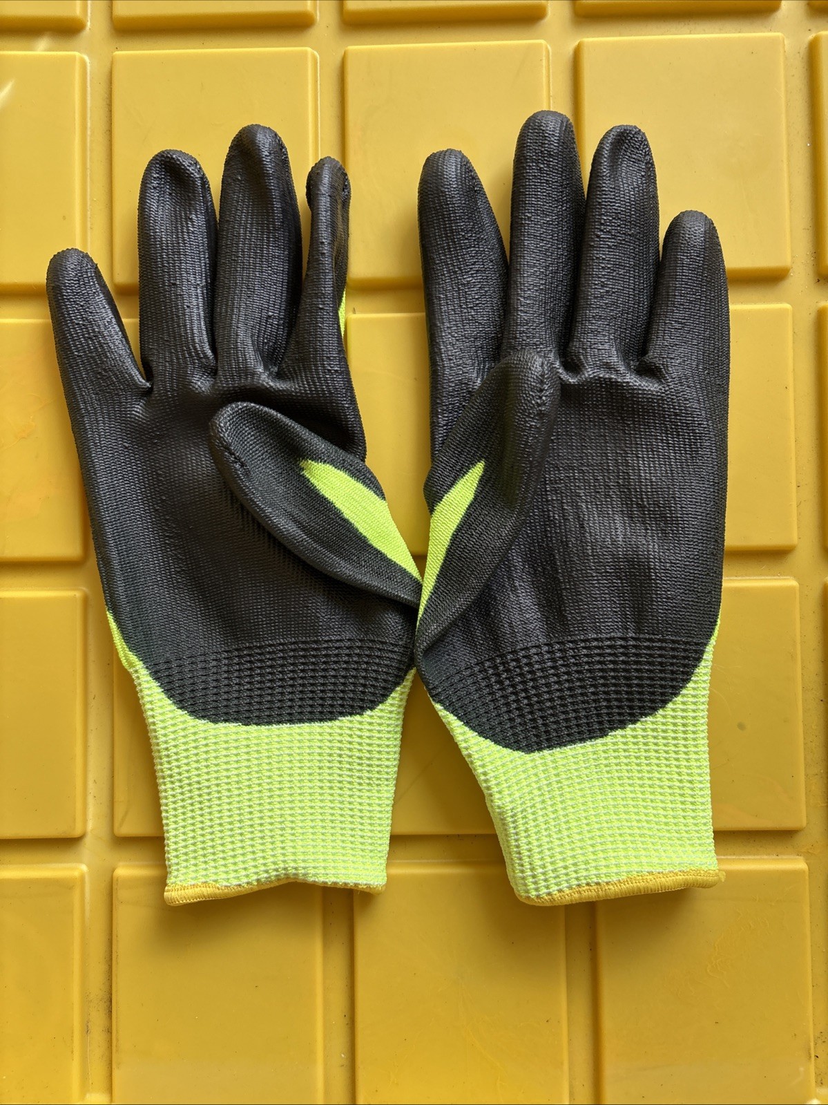 Radians RWG558 AXIS Cut Protection Level A4 Nitrile Work Glove Hi-Vis Green Sz L