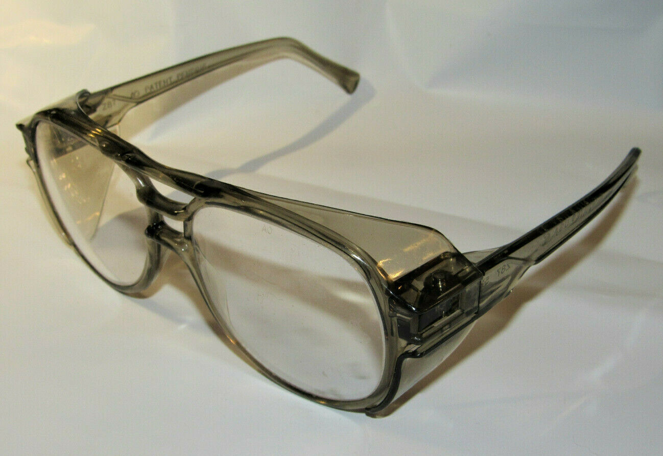 VTG 1992 UNUSED Z87 AMERICAN OPTICAL AO SAFETY GLASSES! CLEAR/PLASTIC FRAME/NOS