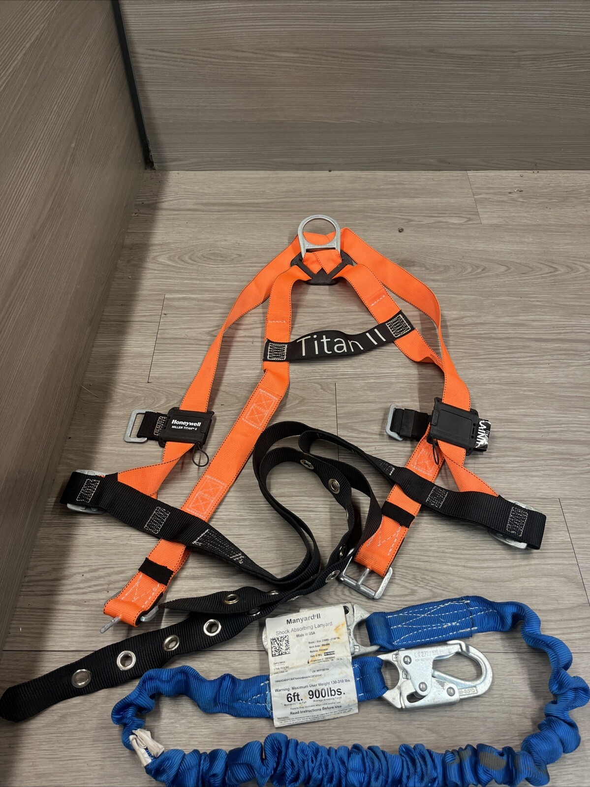 HONEYWELL MILLER Titan 2 Harness Absorb Lanyard Maynard 2 6ft 900lbs