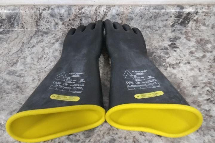 Activarmr RIG218YBCC Size 12 18 In Glove Length Electrical Insulating Gloves