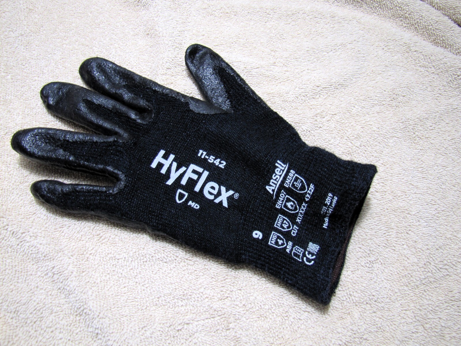 ANSELL HyFlex 11-542-9 Light Duty Cut Protection Gloves, Size 9 – 1 PAIR