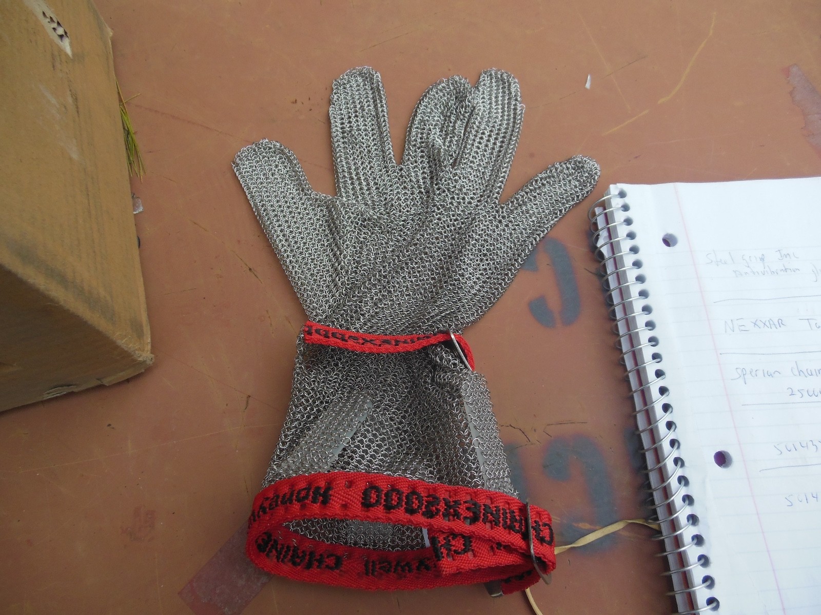 Honeywell sperian chainex2000 50041-4 stainless steel mesh glove size 4