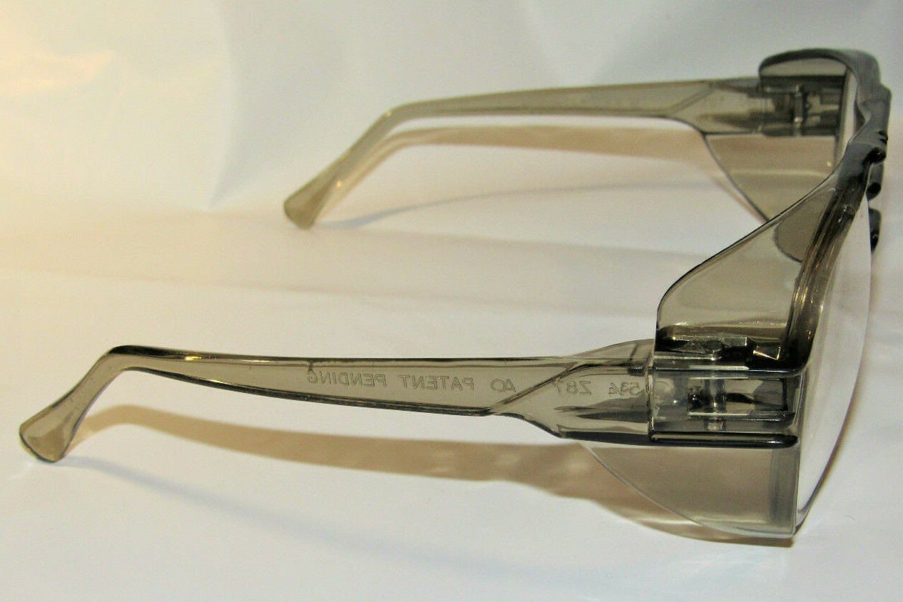 VTG 1992 UNUSED Z87 AMERICAN OPTICAL AO SAFETY GLASSES! CLEAR/PLASTIC FRAME/NOS