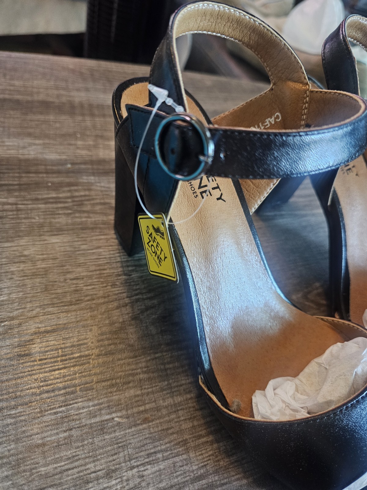 LADIES SAFETY NON SLIP WORK SHOES BY SAFETY ZONE (DIFFERENT SIZES)