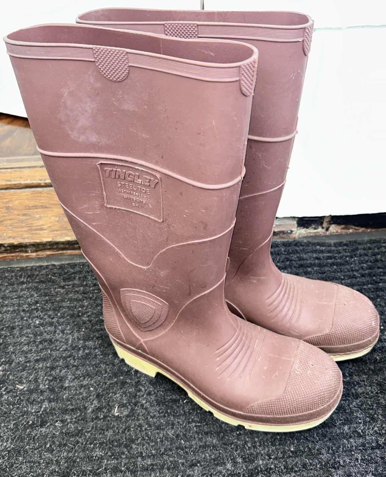 Tingley Brick Red Knee Boots Men’s Size 8 Steel Toe