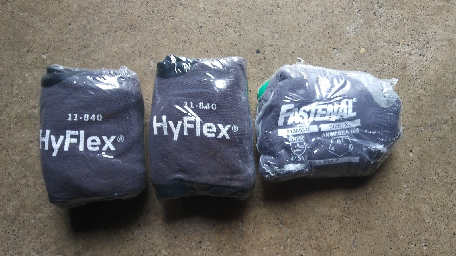 2 pair Ansell HyFlex 11-840 Foam Nitrile Gloves Size 10 1 Pair Fastenal En388 XL